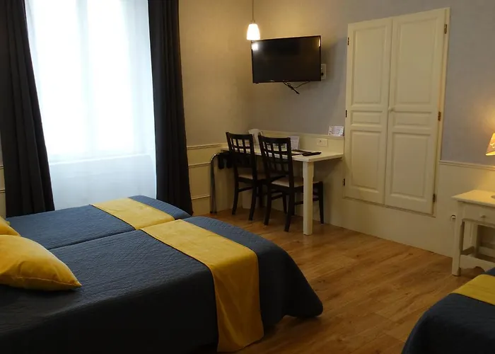 Restaurant Chaleat Sapet ホテル Satillieu